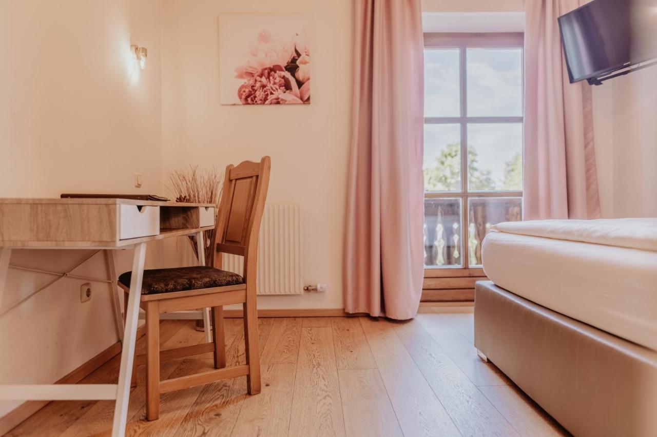 Landhotel Gschirnwirt Eugendorf Exteriör bild