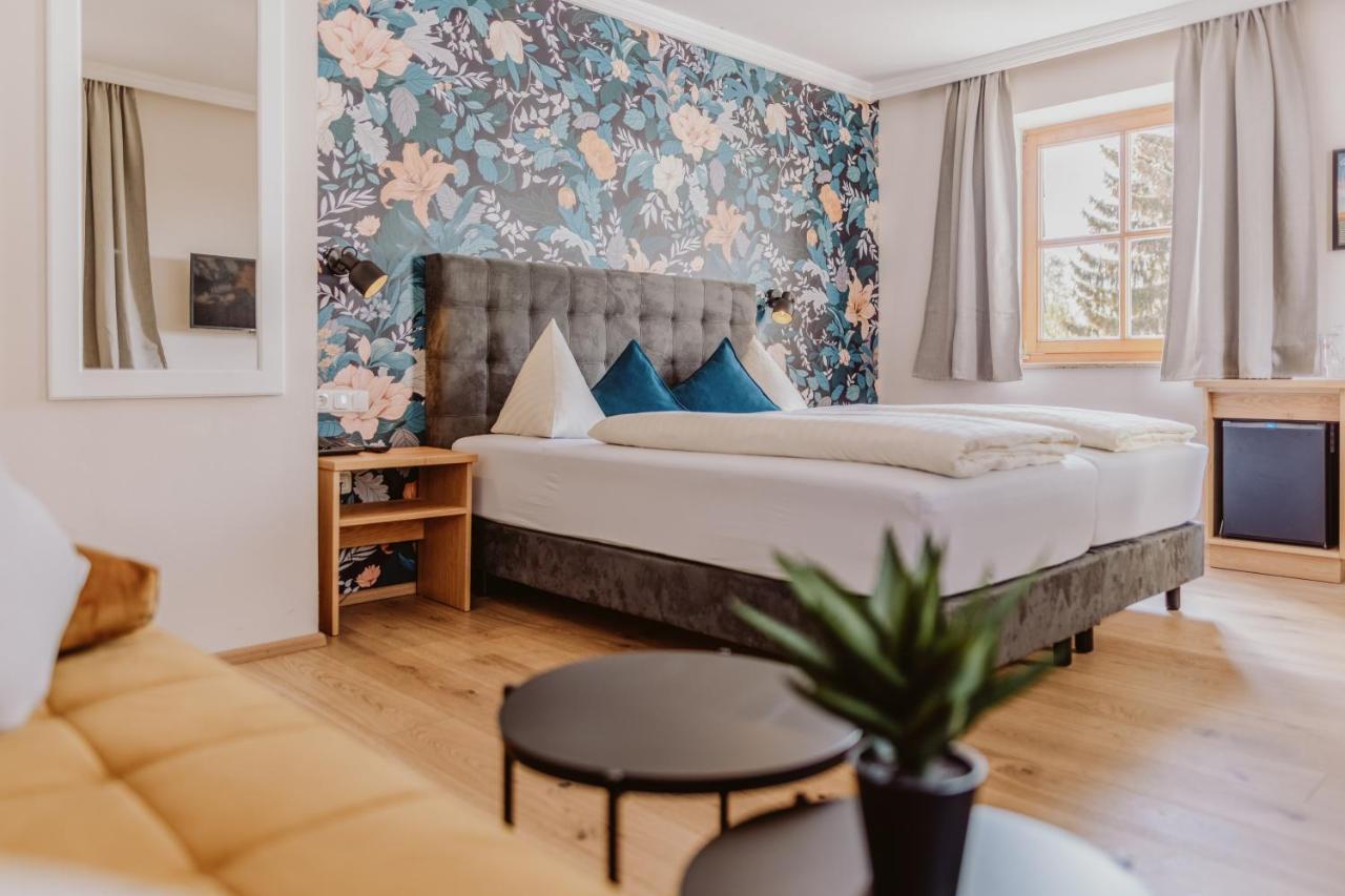 Landhotel Gschirnwirt Eugendorf Exteriör bild