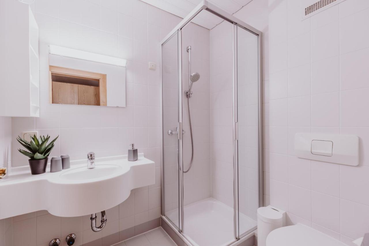 Landhotel Gschirnwirt Eugendorf Exteriör bild