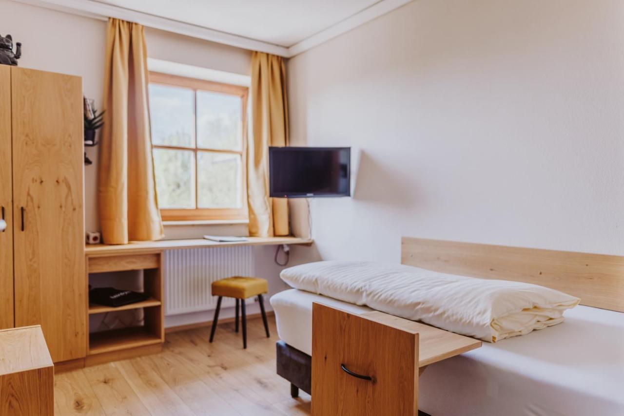Landhotel Gschirnwirt Eugendorf Exteriör bild