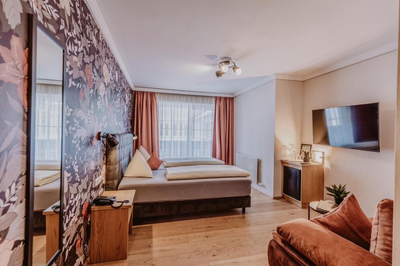 Landhotel Gschirnwirt Eugendorf Exteriör bild