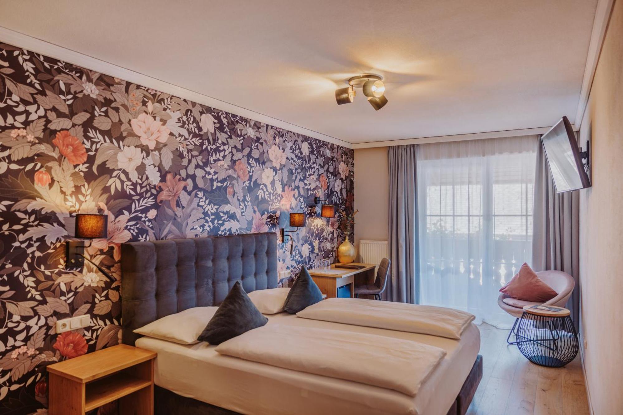 Landhotel Gschirnwirt Eugendorf Exteriör bild