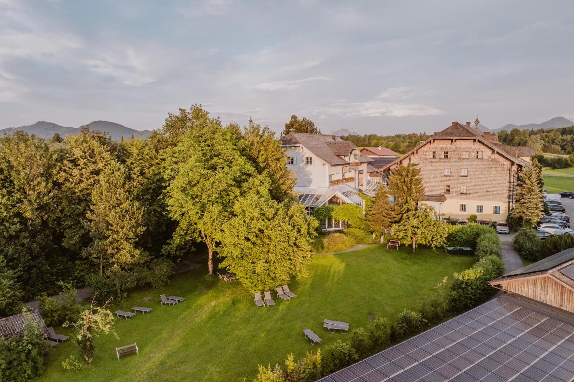 Landhotel Gschirnwirt Eugendorf Exteriör bild
